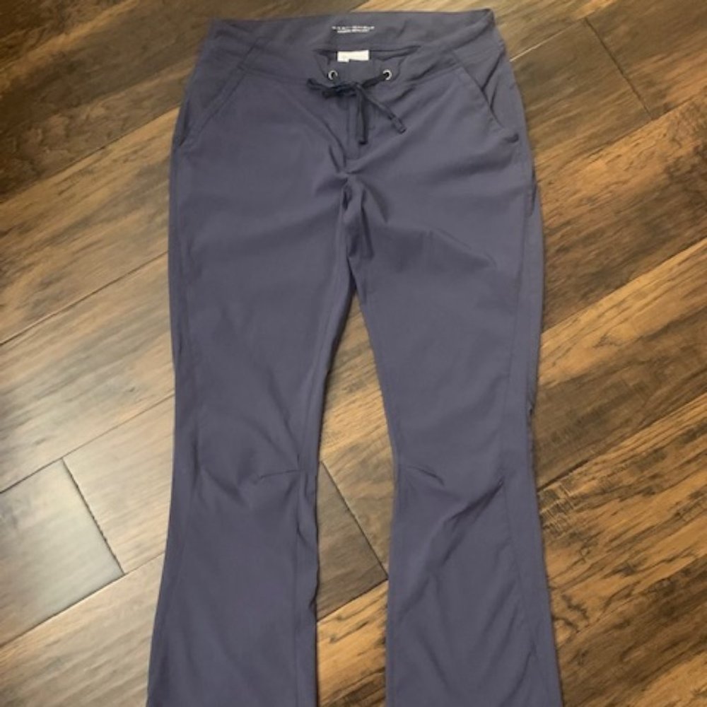 Columbia Women's Navy Omni-Shield Repellent Outdoor Boot Cut Pants Size 6 R